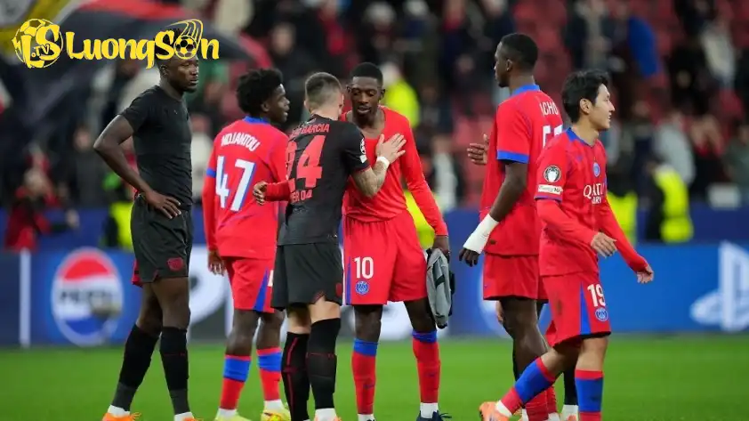 Aleix Garcia xin lỗi bet thủ sau trận thua PSG