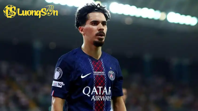 Vitinha đã có màn thể hiện xuất sắc trong trận với Bayer Leverkusen (Ảnh: GOAL) Vitinha đã có màn thể hiện xuất sắc trong trận với Bayer Leverkusen