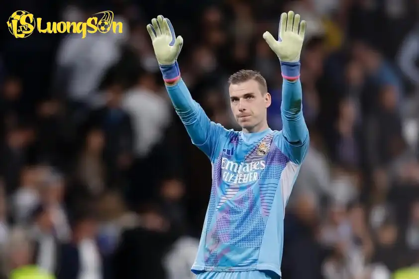 Lunin muốn rời Real Madrid trong thời gian tới.