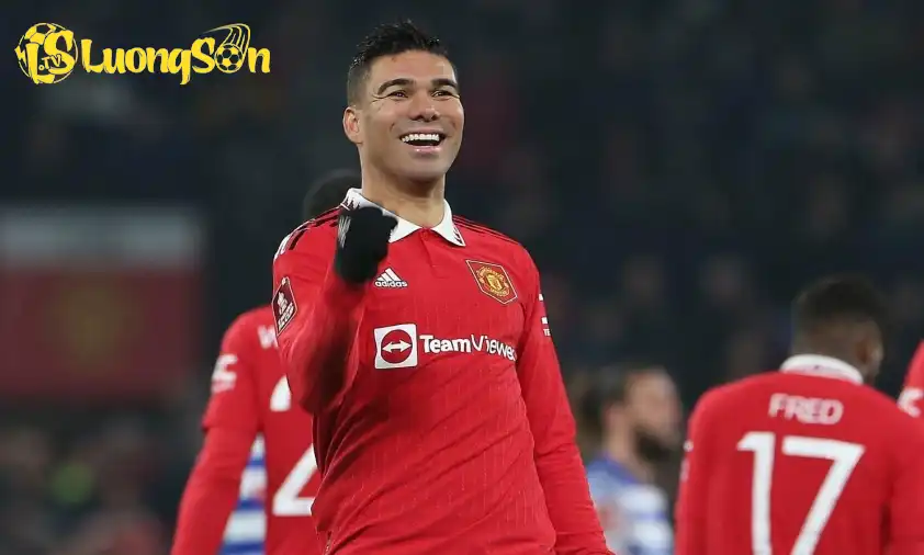 Casemiro đang hồi sinh mạnh mẽ dưới thời HLV Ruben Amorim, trở lại vị thế trụ cột nơi tuyến giữa Casemiro đang hồi sinh mạnh mẽ dưới thời HLV Ruben Amorim, trở lại vị thế trụ cột nơi tuyến giữa