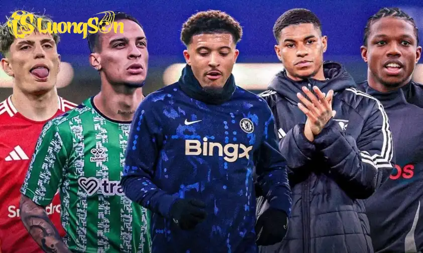 Malacia (ngoài cùng bên phải) vẫn muốn có cơ hội khẳng định bản thân tại MU.